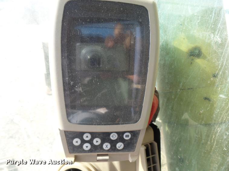 image for item DB0087 2004 Caterpillar 330C L excavator