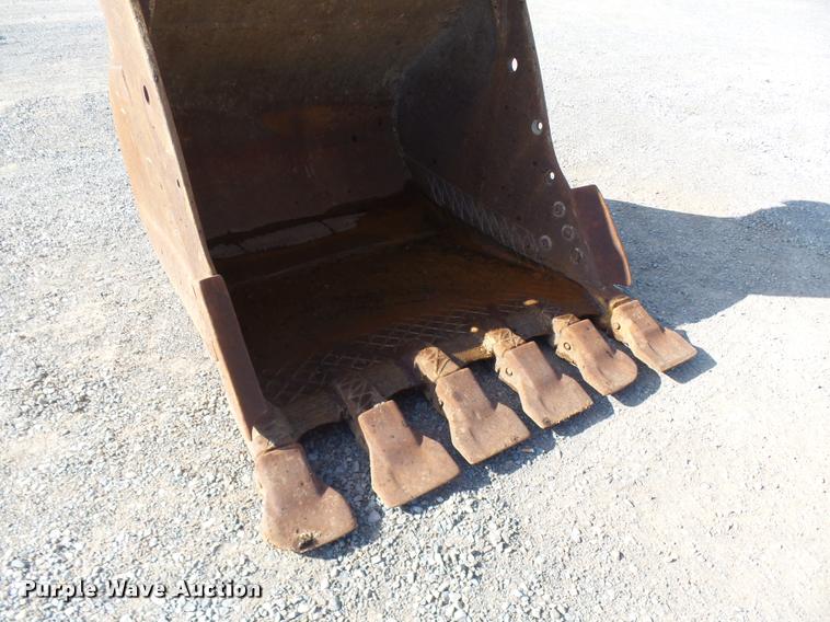 image for item DB0087 2004 Caterpillar 330C L excavator
