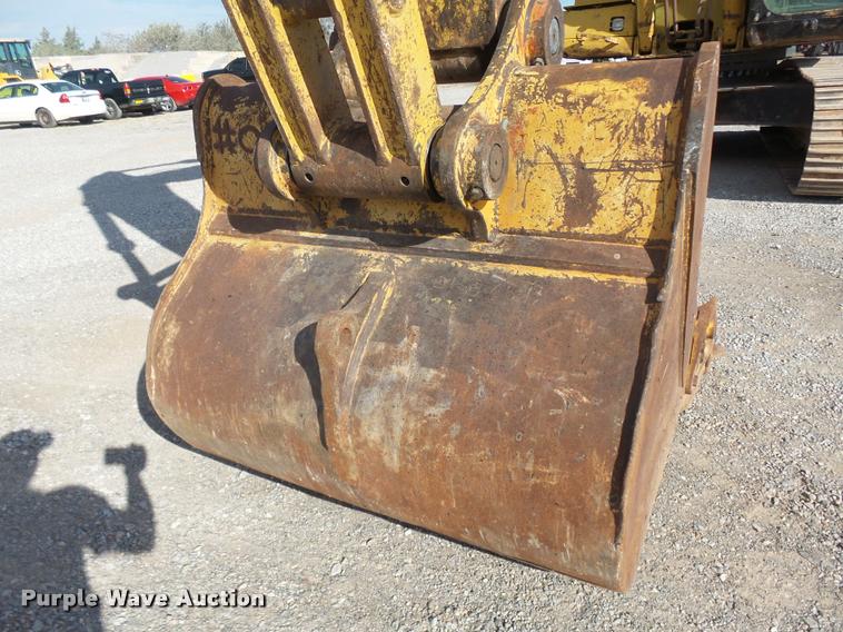 image for item DB0087 2004 Caterpillar 330C L excavator