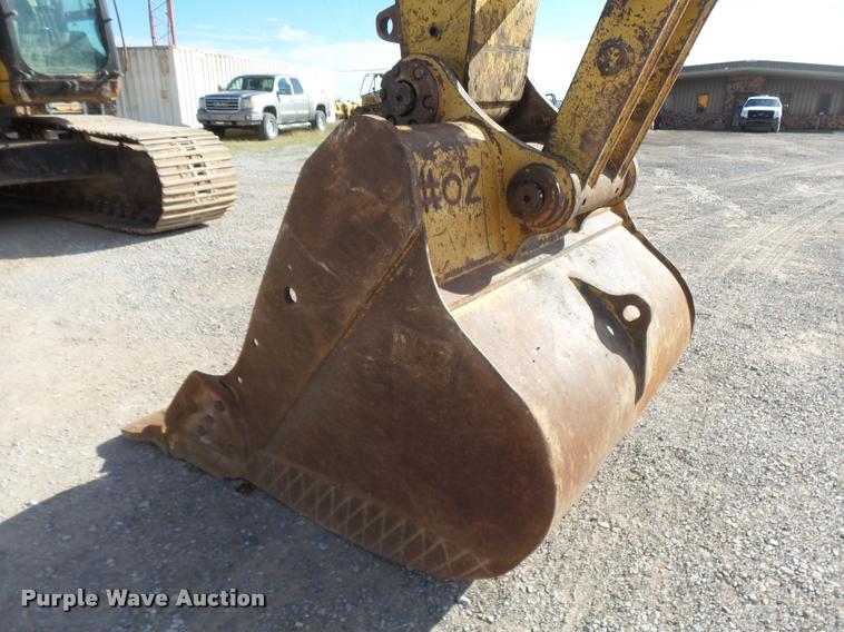 image for item DB0087 2004 Caterpillar 330C L excavator