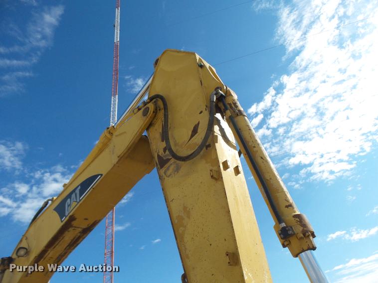 image for item DB0087 2004 Caterpillar 330C L excavator