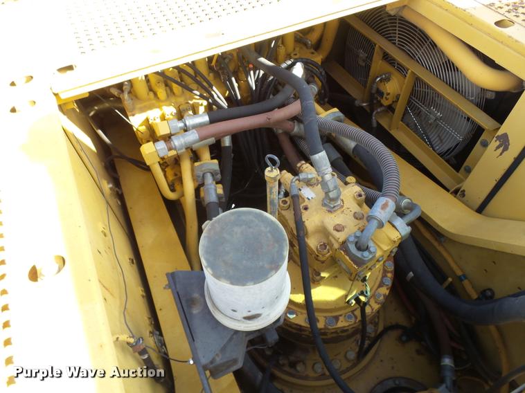 image for item DB0087 2004 Caterpillar 330C L excavator