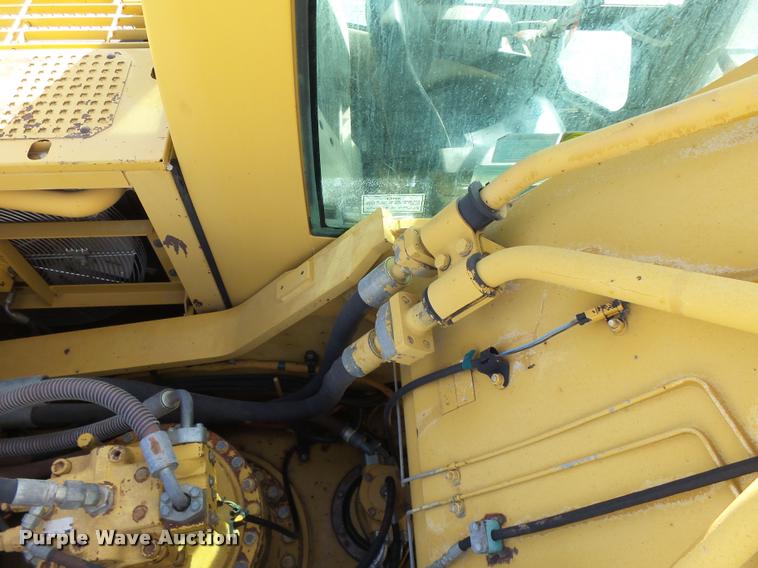 image for item DB0087 2004 Caterpillar 330C L excavator