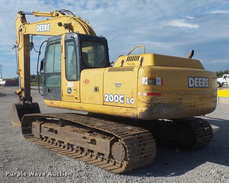 image for item DB0088 2005 John Deere 200C LC excavator