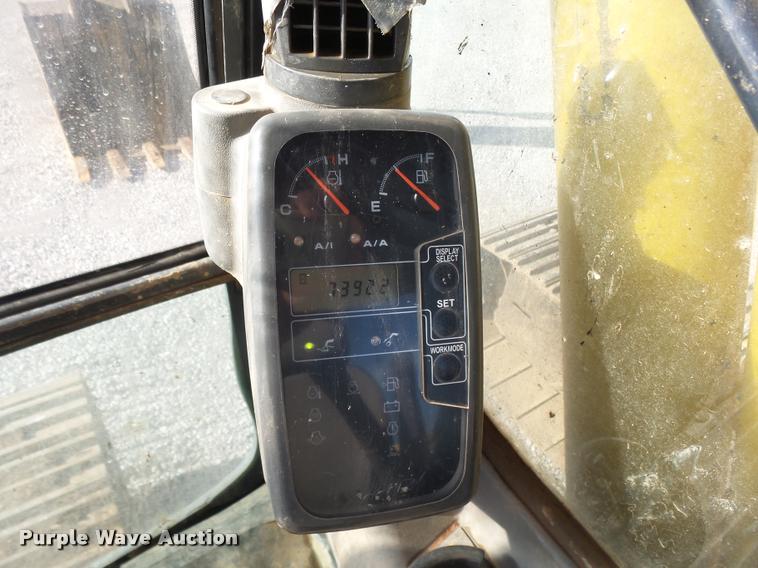 image for item DB0088 2005 John Deere 200C LC excavator