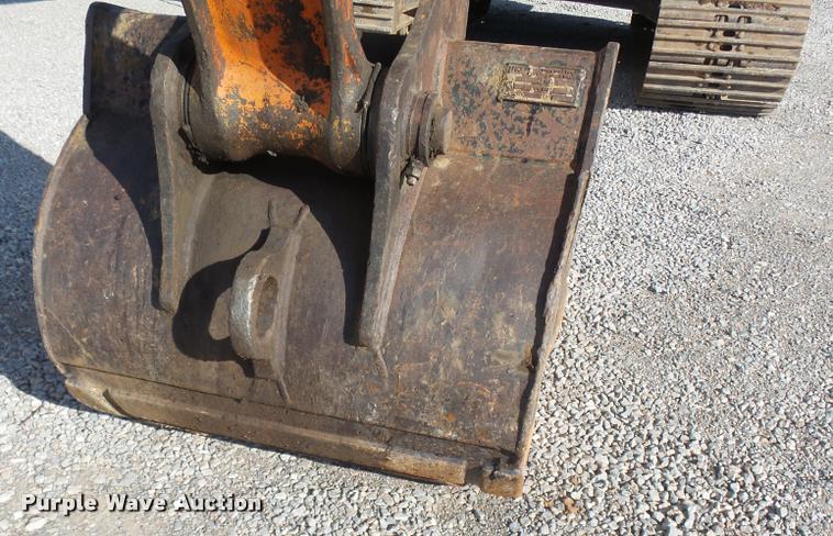 image for item DB0088 2005 John Deere 200C LC excavator