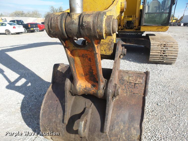 image for item DB0088 2005 John Deere 200C LC excavator