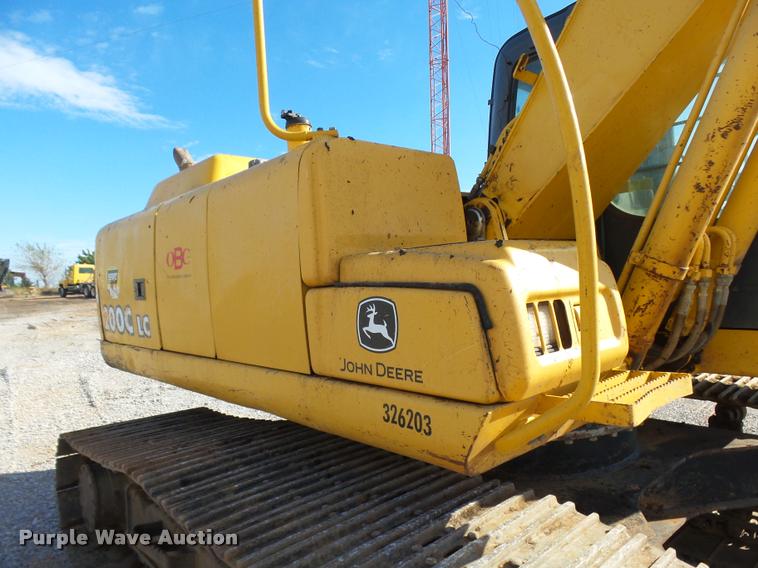 image for item DB0088 2005 John Deere 200C LC excavator