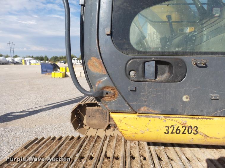 image for item DB0088 2005 John Deere 200C LC excavator