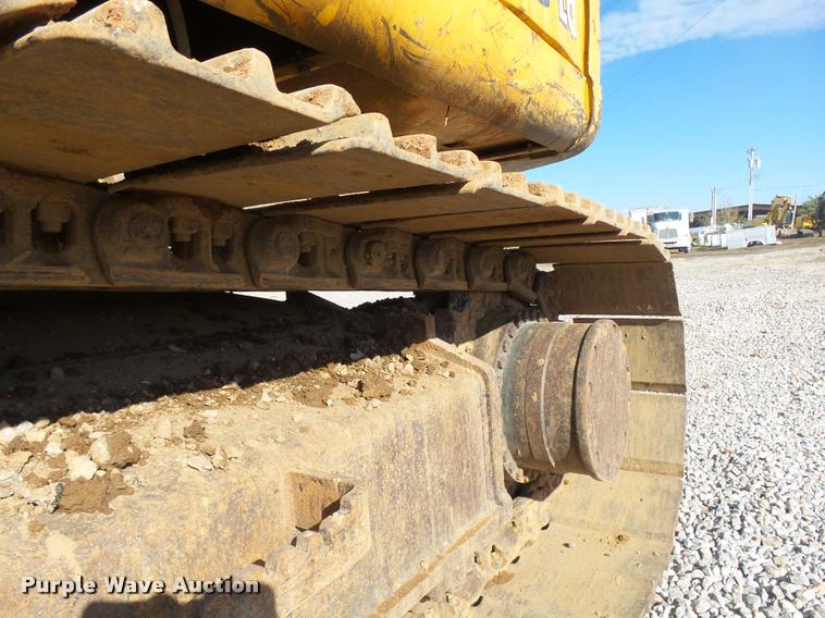 image for item DB0088 2005 John Deere 200C LC excavator