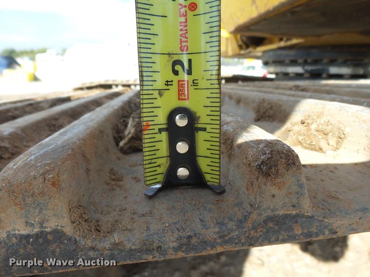 image for item DB0088 2005 John Deere 200C LC excavator