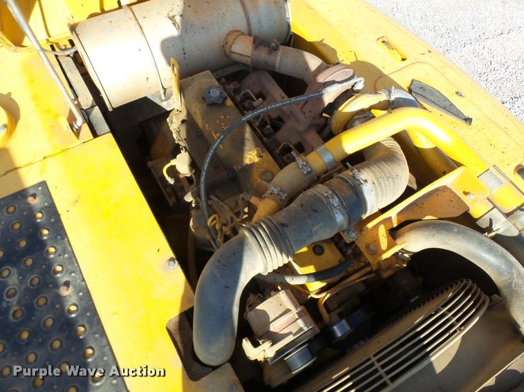 image for item DB0088 2005 John Deere 200C LC excavator