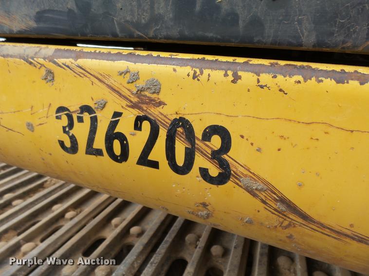 image for item DB0088 2005 John Deere 200C LC excavator