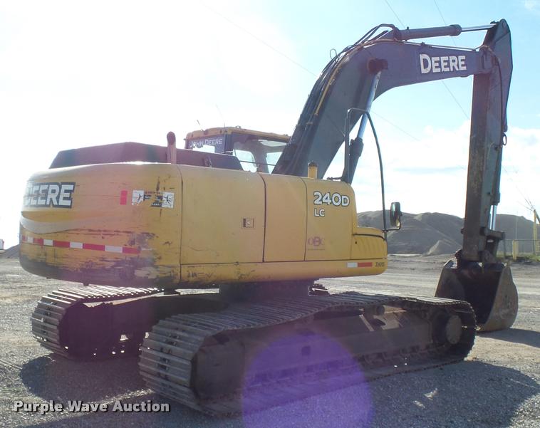 image for item DB0089 2007 John Deere 240D LC excavator