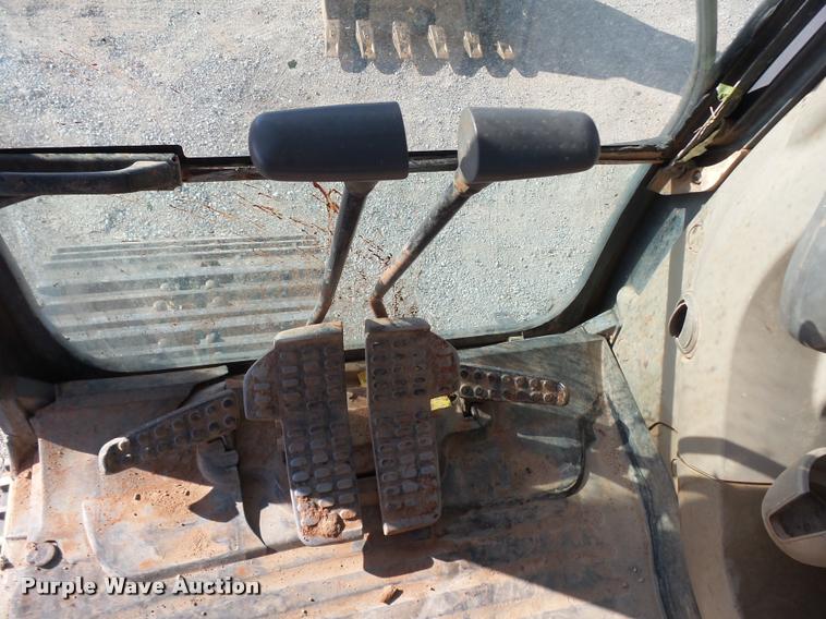 image for item DB0089 2007 John Deere 240D LC excavator