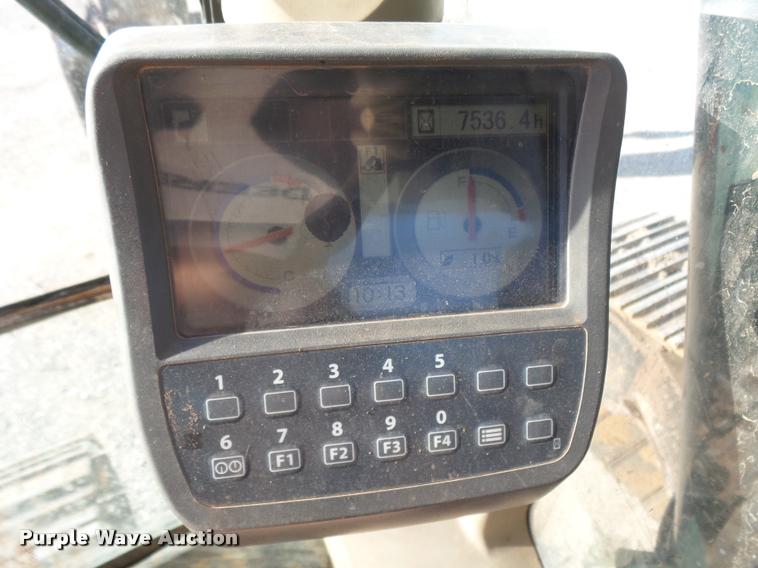 image for item DB0089 2007 John Deere 240D LC excavator