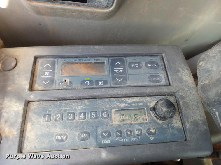 image for item DB0089 2007 John Deere 240D LC excavator