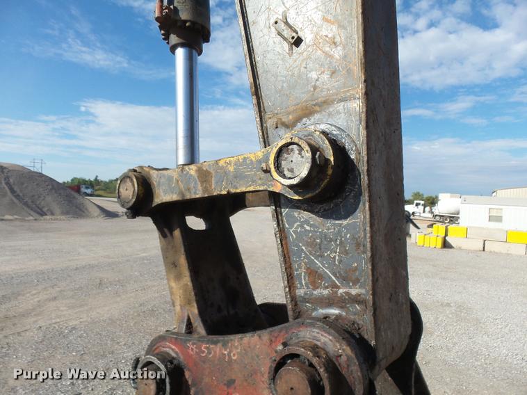 image for item DB0089 2007 John Deere 240D LC excavator