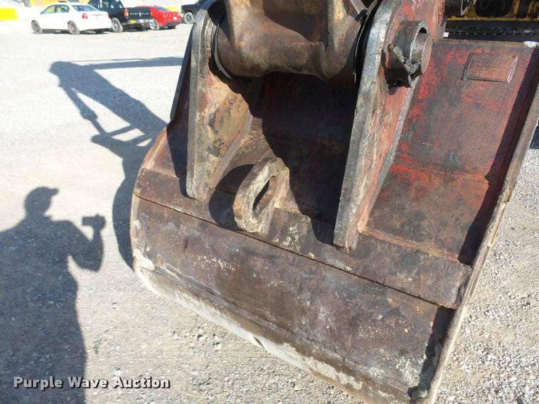 image for item DB0089 2007 John Deere 240D LC excavator