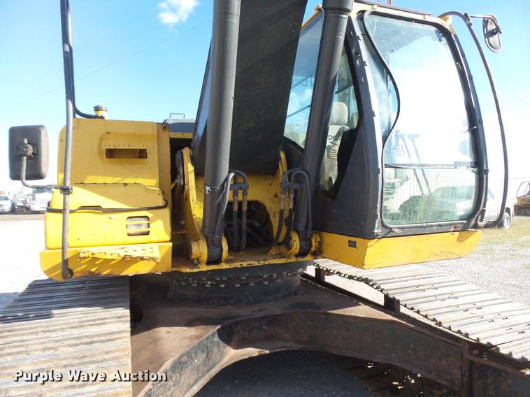image for item DB0089 2007 John Deere 240D LC excavator