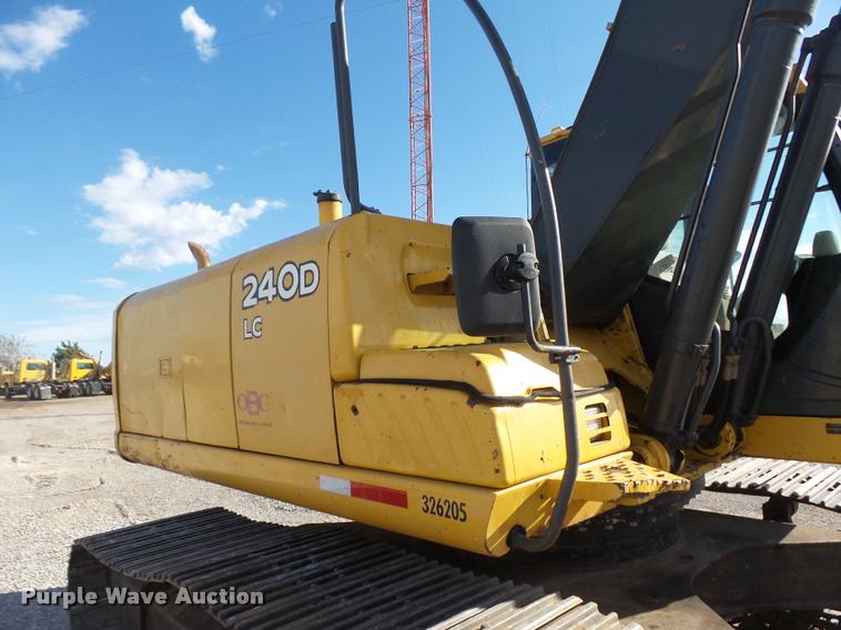 image for item DB0089 2007 John Deere 240D LC excavator