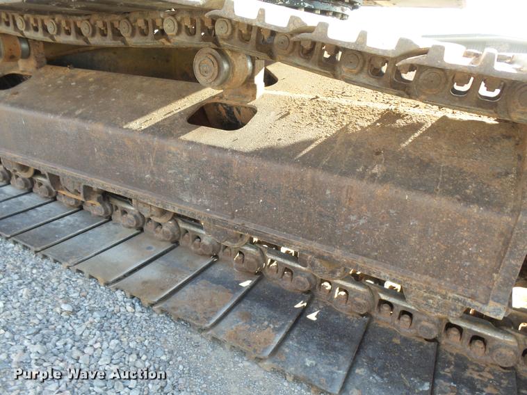 image for item DB0089 2007 John Deere 240D LC excavator