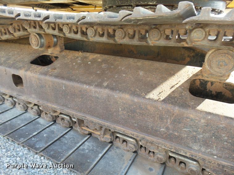 image for item DB0089 2007 John Deere 240D LC excavator