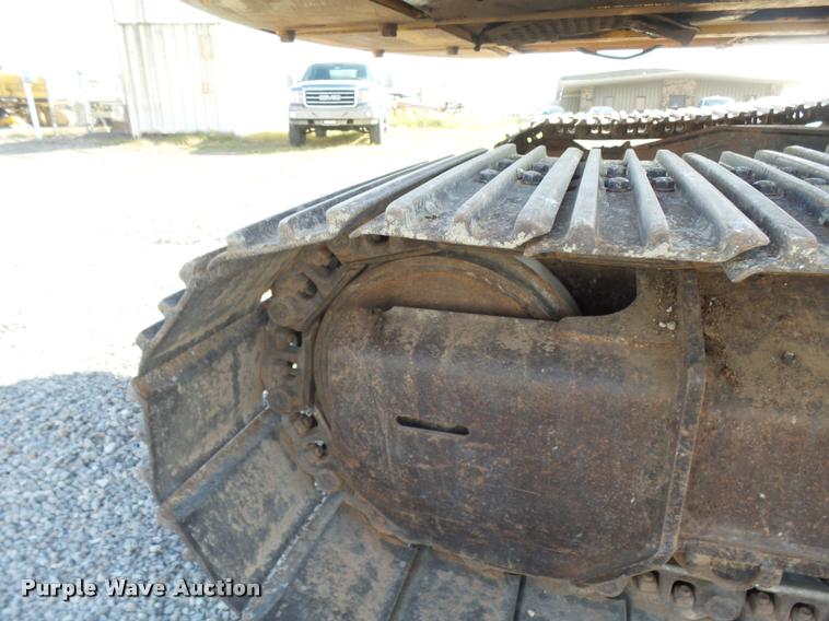 image for item DB0089 2007 John Deere 240D LC excavator