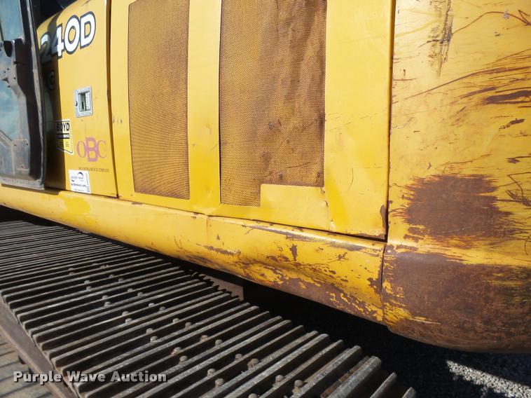 image for item DB0089 2007 John Deere 240D LC excavator