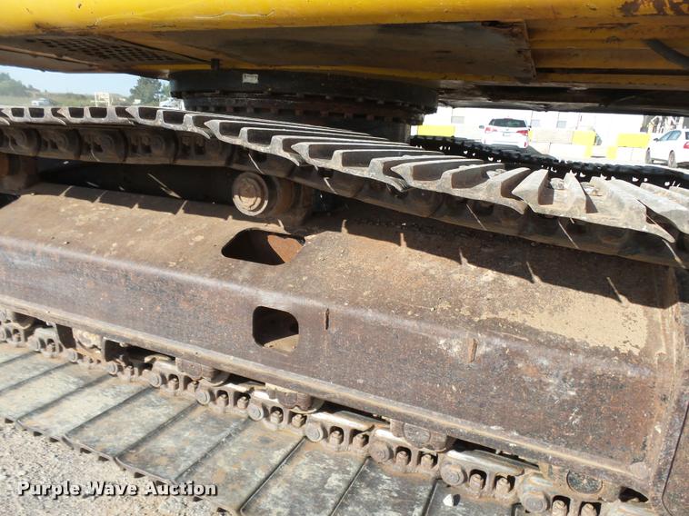 image for item DB0089 2007 John Deere 240D LC excavator