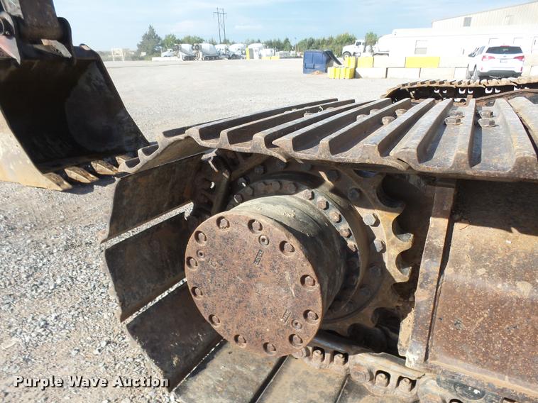 image for item DB0089 2007 John Deere 240D LC excavator