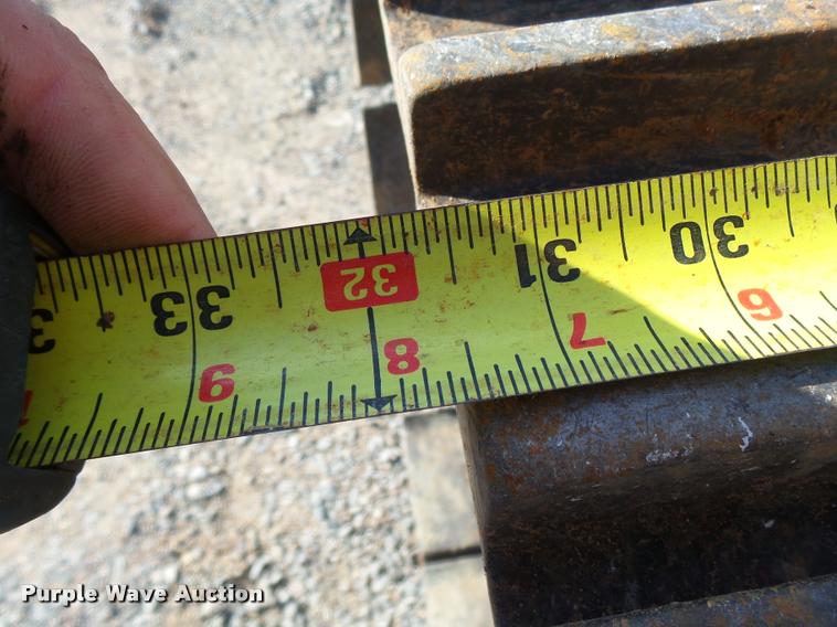 image for item DB0089 2007 John Deere 240D LC excavator