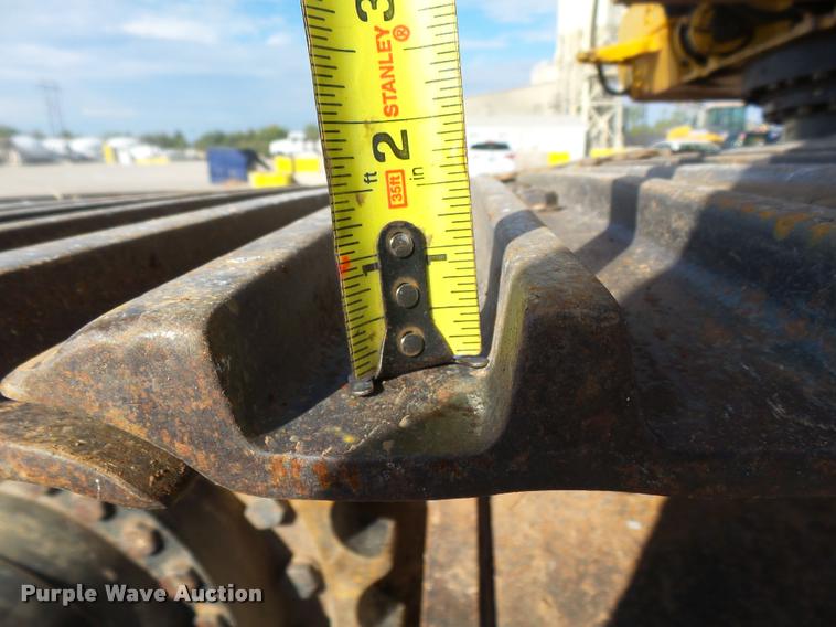 image for item DB0089 2007 John Deere 240D LC excavator