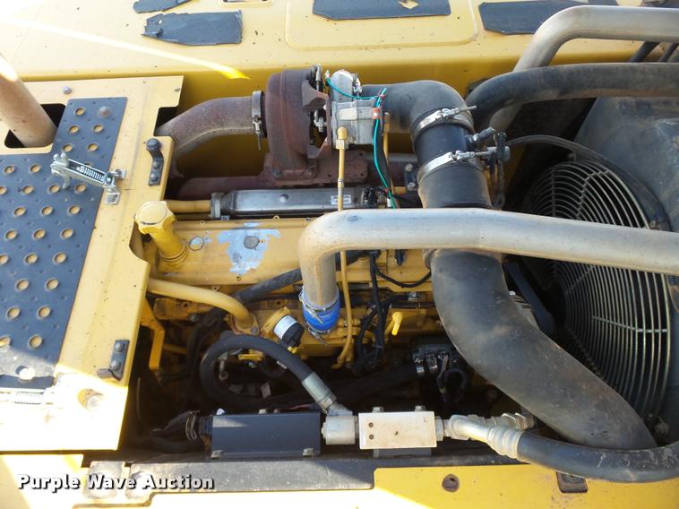 image for item DB0089 2007 John Deere 240D LC excavator