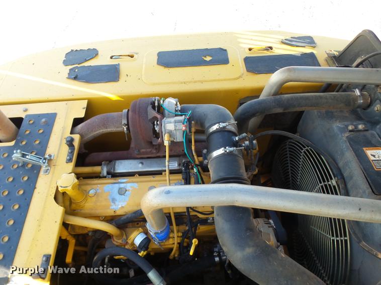 image for item DB0089 2007 John Deere 240D LC excavator