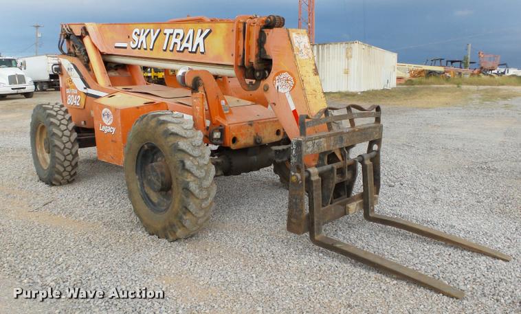 image for item DB0092 2004 Sky Trak 8042 Legacy Series telehandler