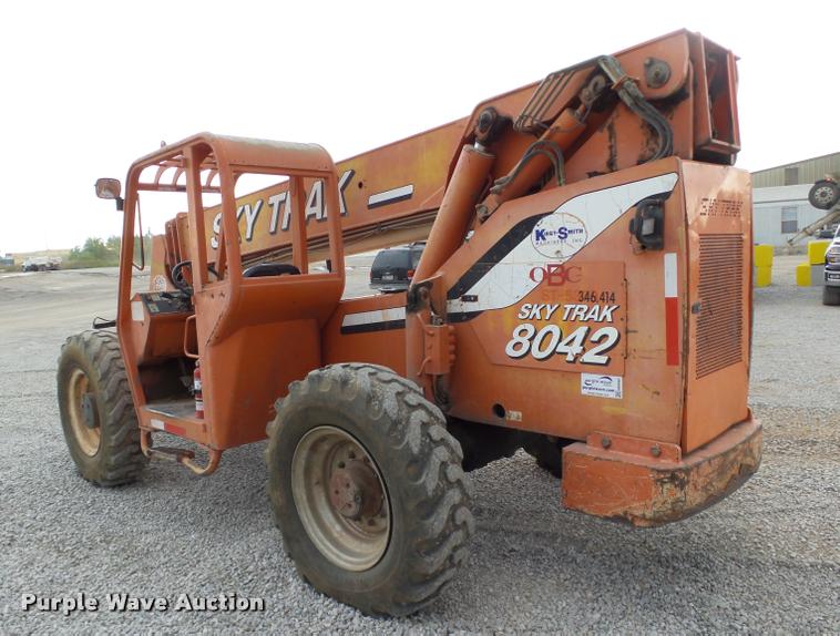 image for item DB0092 2004 Sky Trak 8042 Legacy Series telehandler