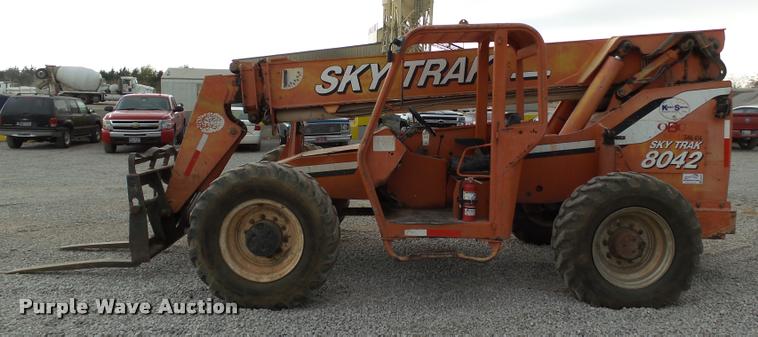 image for item DB0092 2004 Sky Trak 8042 Legacy Series telehandler