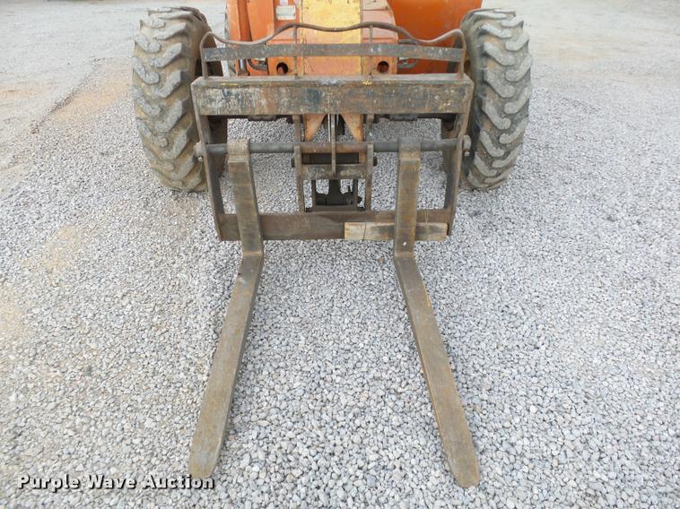 image for item DB0092 2004 Sky Trak 8042 Legacy Series telehandler