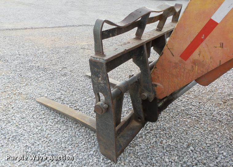 image for item DB0092 2004 Sky Trak 8042 Legacy Series telehandler