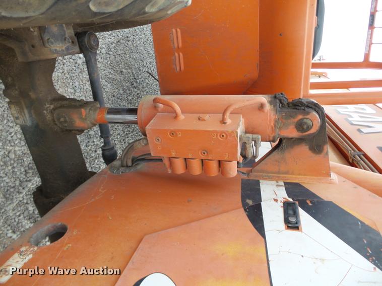 image for item DB0092 2004 Sky Trak 8042 Legacy Series telehandler