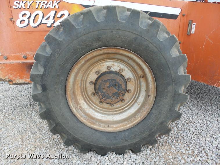 image for item DB0092 2004 Sky Trak 8042 Legacy Series telehandler