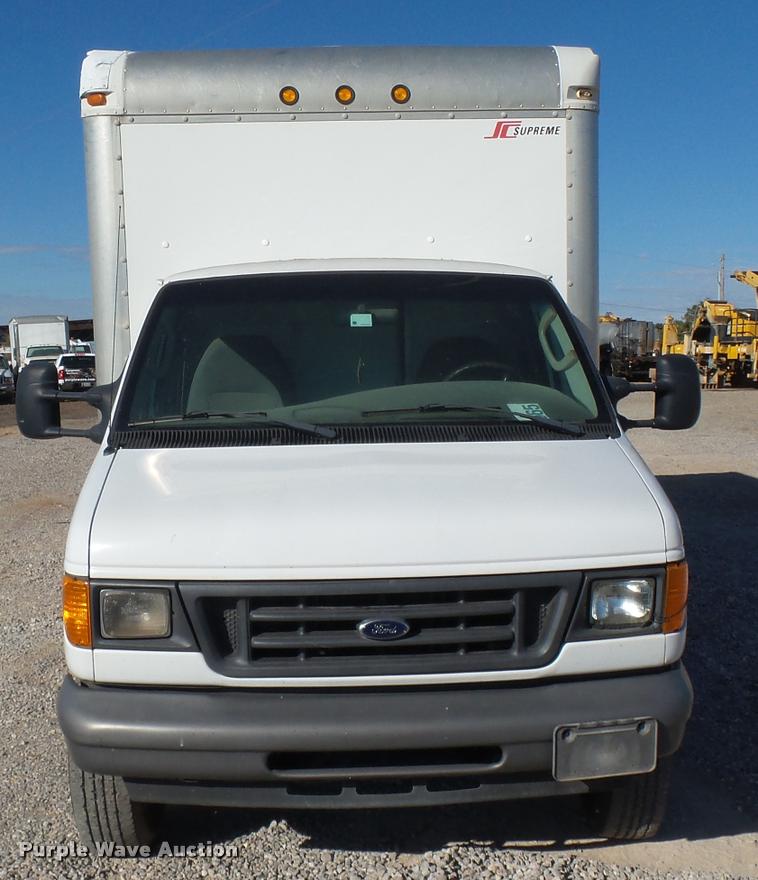 image for item DB0095 2007 Ford Econoline E450 box truck