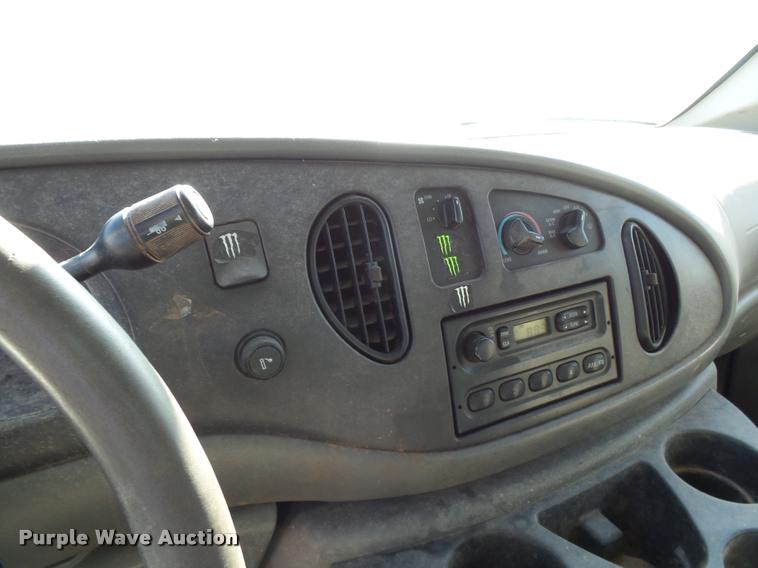 image for item DB0095 2007 Ford Econoline E450 box truck