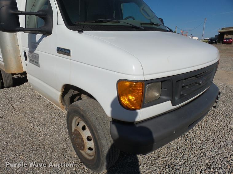 image for item DB0095 2007 Ford Econoline E450 box truck
