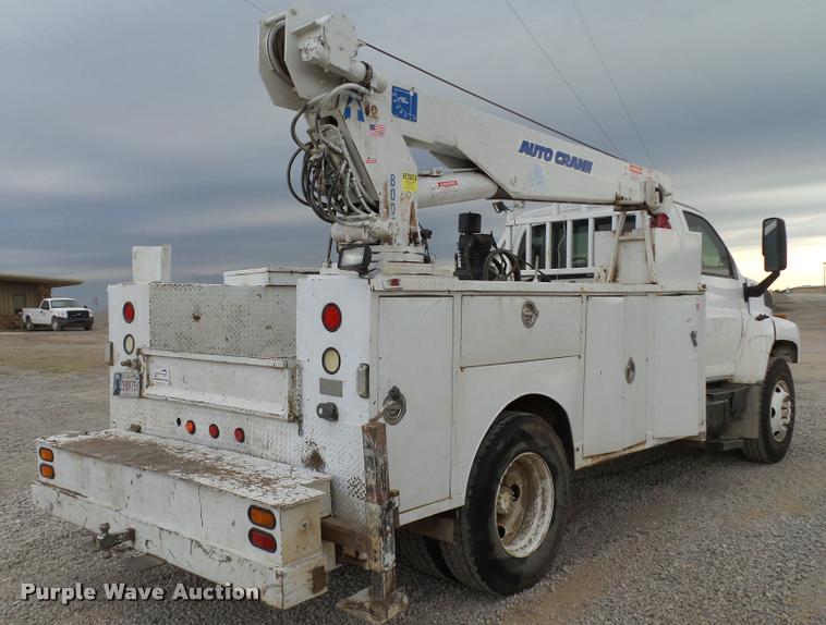 image for item DB0096 2006 Chevrolet C7500 service truck with crane