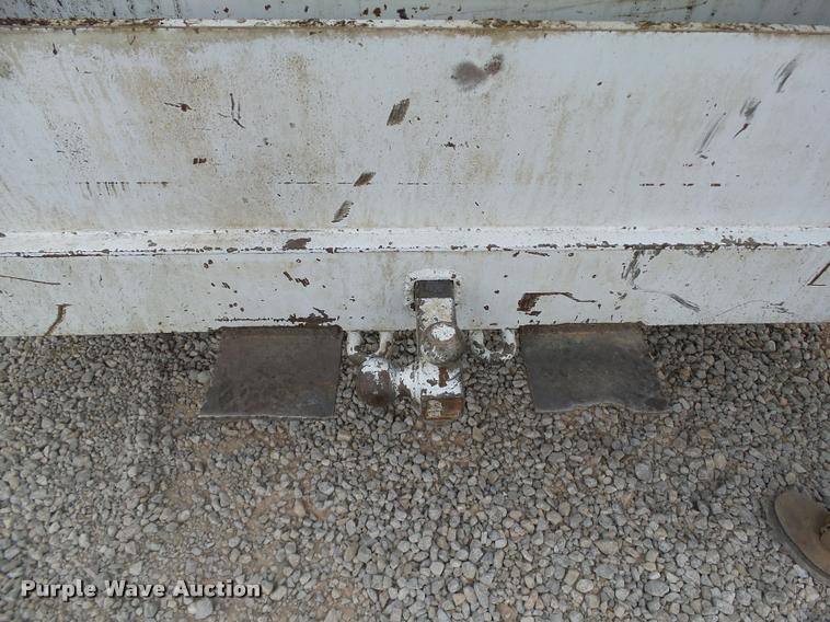 image for item DB0096 2006 Chevrolet C7500 service truck with crane