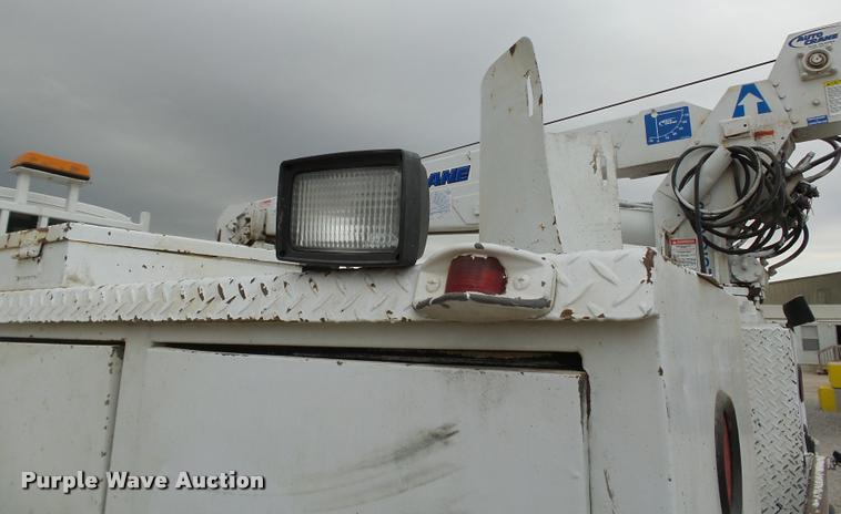 image for item DB0096 2006 Chevrolet C7500 service truck with crane