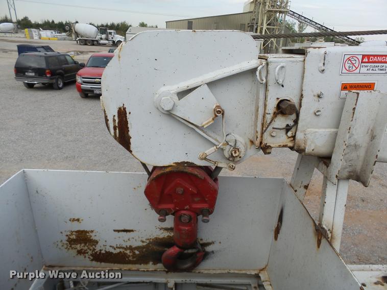 image for item DB0096 2006 Chevrolet C7500 service truck with crane