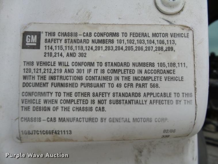 image for item DB0096 2006 Chevrolet C7500 service truck with crane